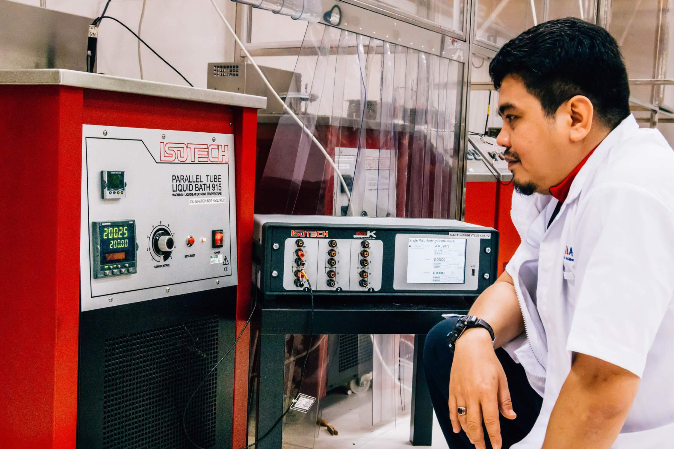 Model 915 in the laboratory